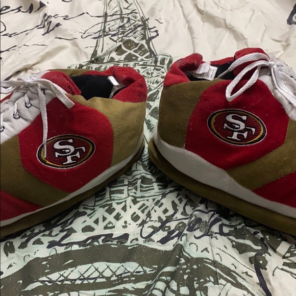 Slippers - Picture 3 of 6